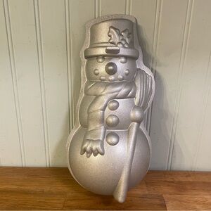 NEW Nordic Ware Snowman Cake Pan